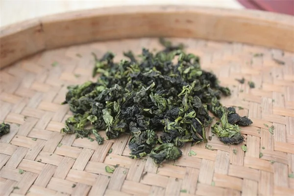 香草乾燥茶、朝採りが決め手！プロが教える5つの方法と失敗しないコツ